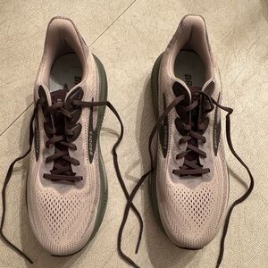 Brooks Men’s 11.5 Ghost Run & Walk Shoe